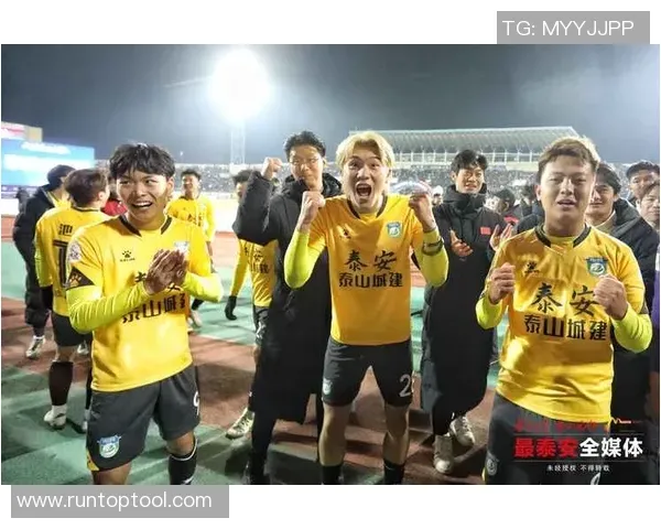 萨姆·索萨与马奎尔的全垒打球被送入名人堂展览，象征那个时代的巅峰