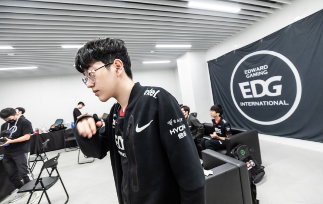 坡面障碍技 坡面障碍技